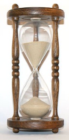 http://upload.wikimedia.org/wikipedia/commons/thumb/7/70/Wooden_hourglass_3.jpg/170px-Wooden_hourglass_3.jpg