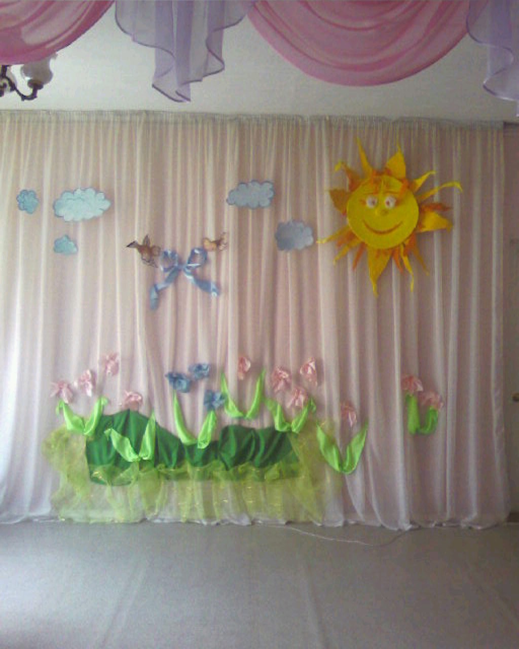 Украшение зала к весне в детском саду